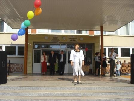Руководитель Госслужбы приняла участие в праздничном мероприятии, посвященном Дню знаний